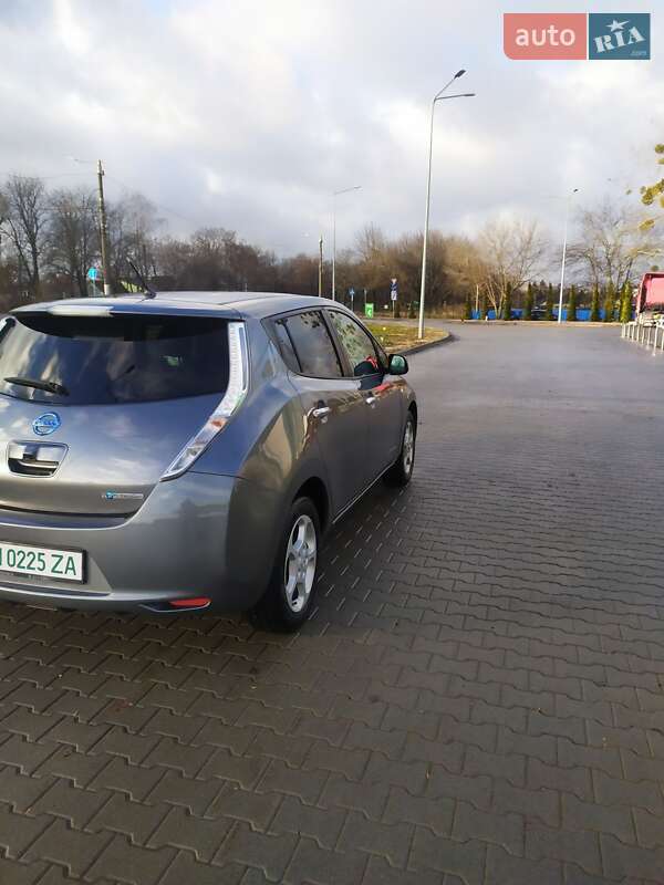 Хетчбек Nissan Leaf 2015 в Житомирі