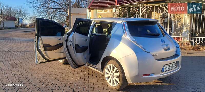 Хетчбек Nissan Leaf 2011 в Роздільній фото 10 Хетчбек Nissan Leaf 2011 в Роздільній