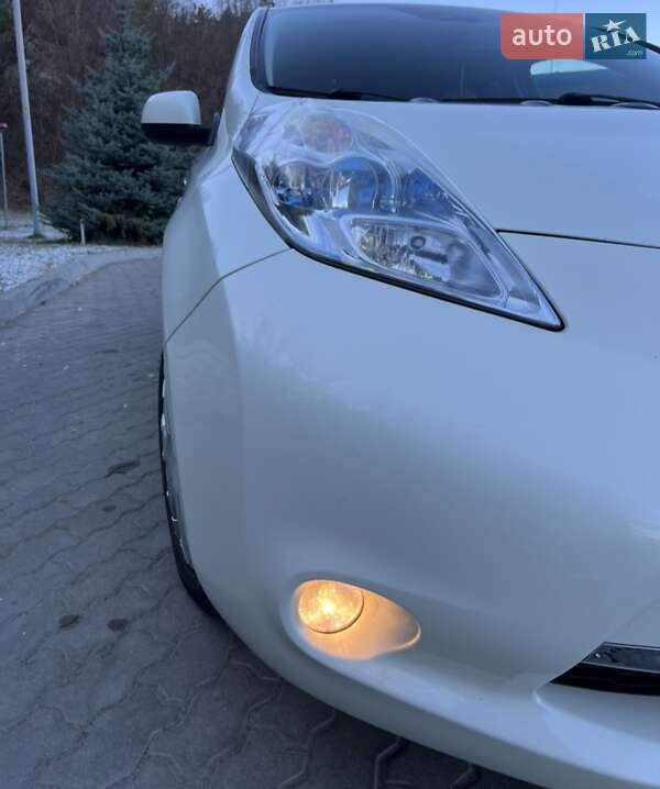 Хэтчбек Nissan Leaf 2012 в Виннице