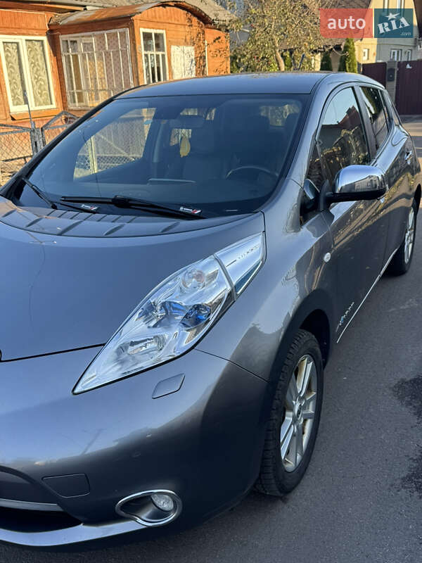 Хетчбек Nissan Leaf 2013 в Володимирі