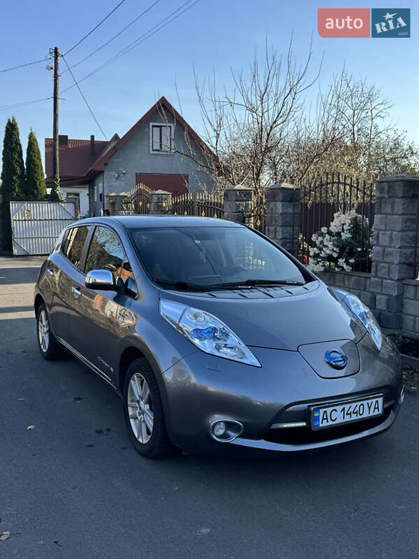 Хетчбек Nissan Leaf 2013 в Володимирі