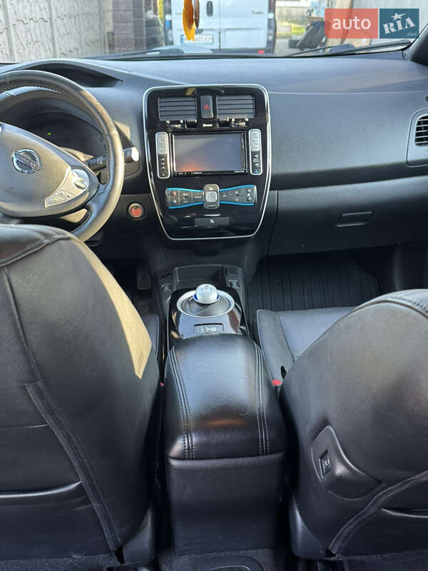 Хетчбек Nissan Leaf 2013 в Володимирі