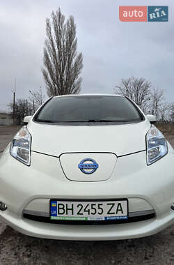 Хетчбек Nissan Leaf 2012 в Білгороді-Дністровському