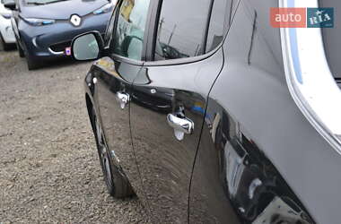 Хэтчбек Nissan Leaf 2015 в 
