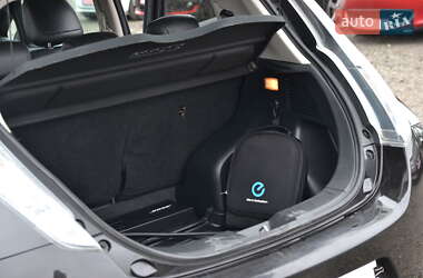 Хэтчбек Nissan Leaf 2015 в 