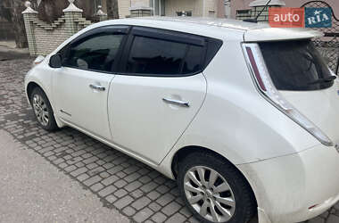 Хэтчбек Nissan Leaf 2015 в Черновцах