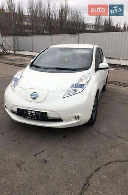 Хэтчбек Nissan Leaf 2016 в 