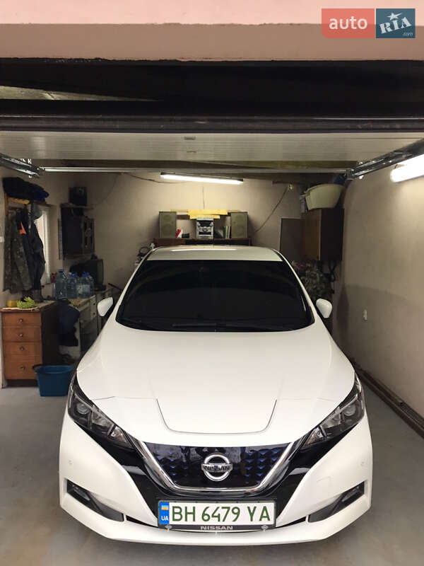 Хетчбек Nissan Leaf 2020 в Одесі