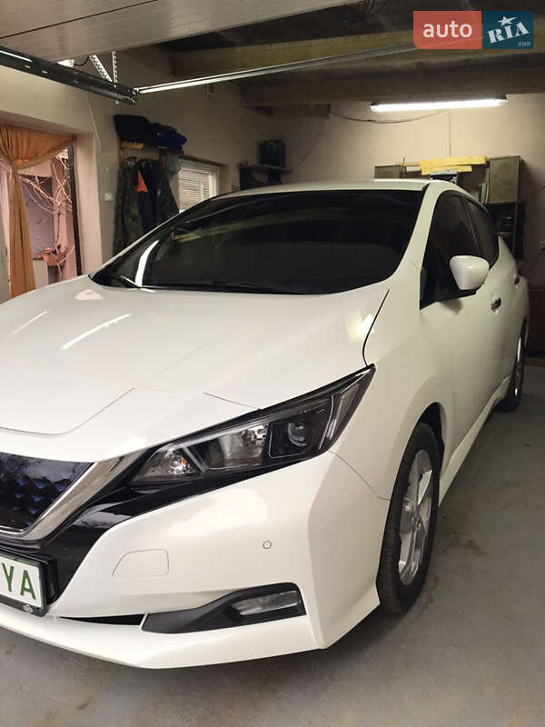 Хетчбек Nissan Leaf 2020 в Одесі