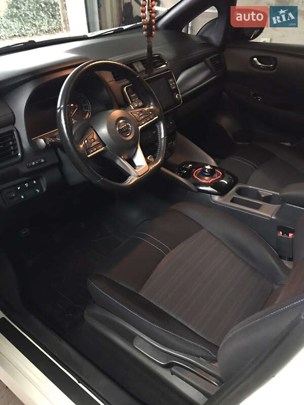 Хетчбек Nissan Leaf 2020 в Одесі