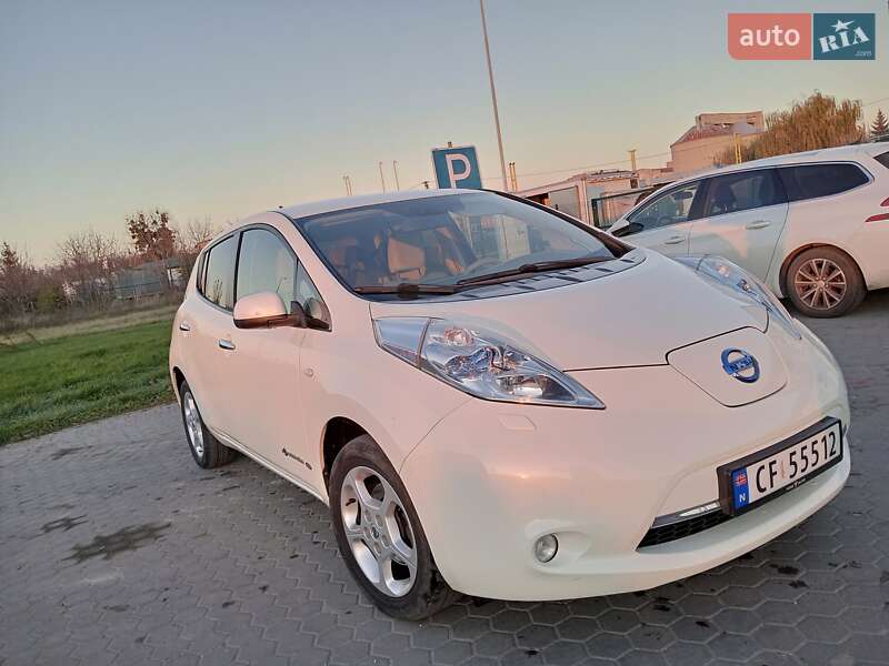 Хетчбек Nissan Leaf 2011 в Тернополі