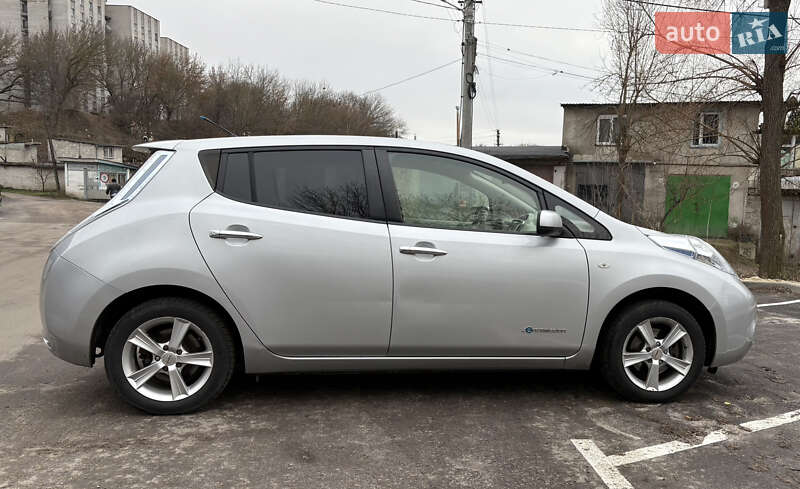 Хэтчбек Nissan Leaf 2012 в Житомире