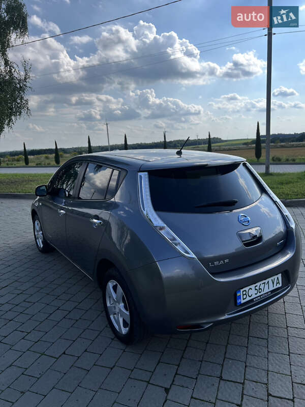Хэтчбек Nissan Leaf 2014 в Львове