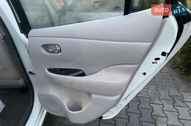 Хэтчбек Nissan Leaf 2012 в Черновцах