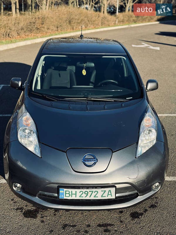 Хетчбек Nissan Leaf 2015 в Одесі