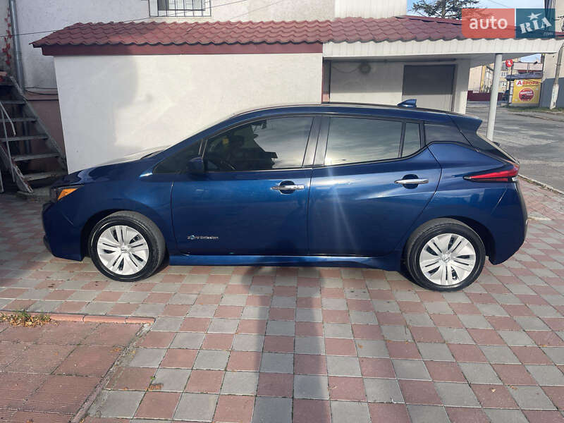 Хэтчбек Nissan Leaf 2018 в 