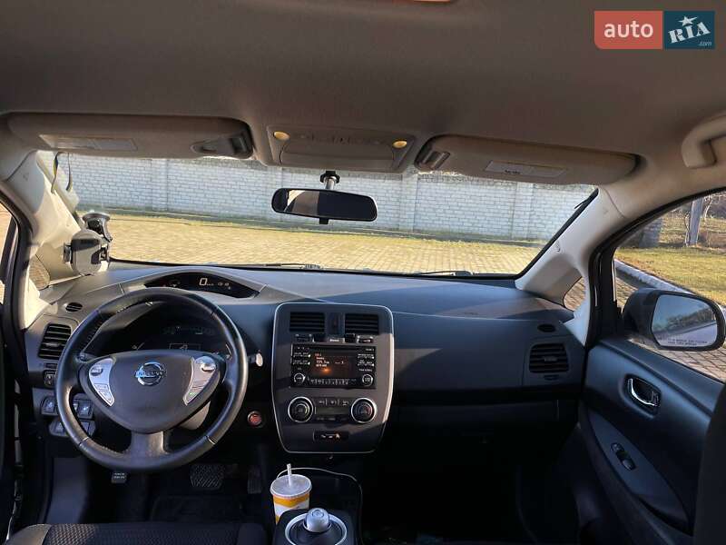 Хэтчбек Nissan Leaf 2015 в Одессе