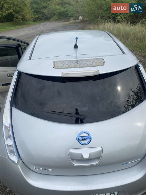 Хетчбек Nissan Leaf 2012 в Ужгороді