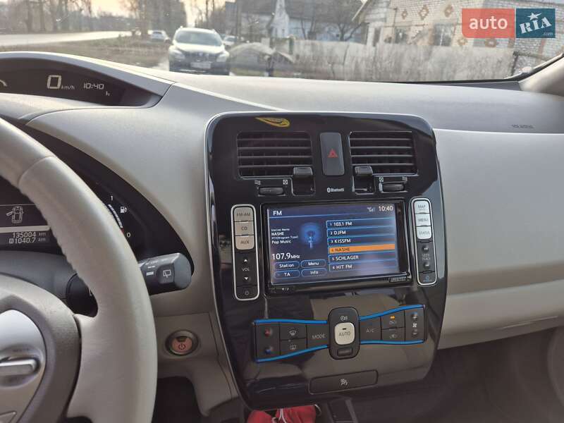Хэтчбек Nissan Leaf 2012 в Киеве