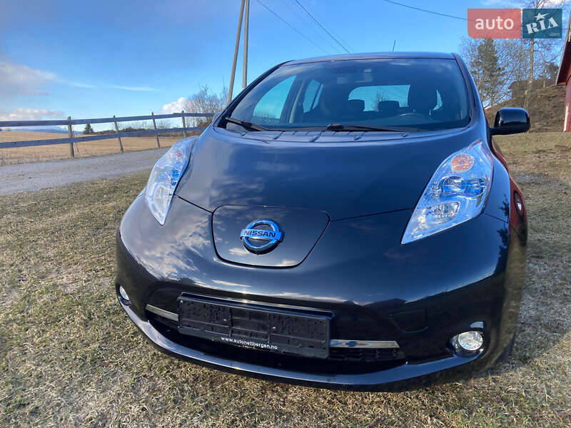 Хэтчбек Nissan Leaf 2015 в Киеве