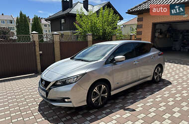 Хэтчбек Nissan Leaf 2018 в 