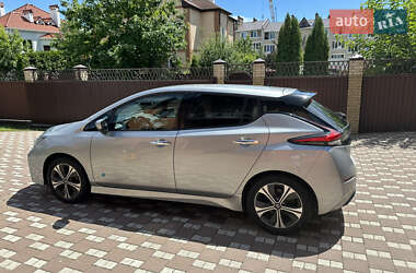 Хэтчбек Nissan Leaf 2018 в 