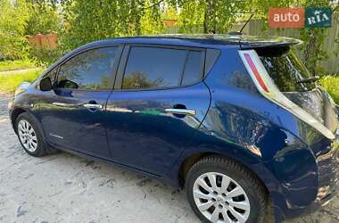 Хэтчбек Nissan Leaf 2017 в 