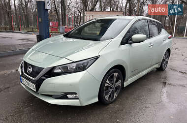 Хетчбек Nissan Leaf 2018 в Дніпрі