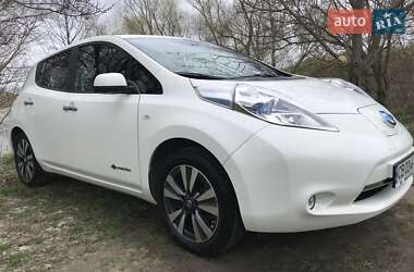 Хэтчбек Nissan Leaf 2015 в Чернигове