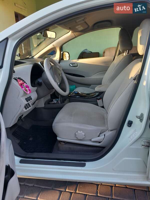 Хетчбек Nissan Leaf 2012 в Тернополі