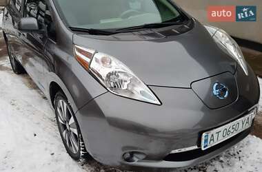 Хэтчбек Nissan Leaf 2014 в 