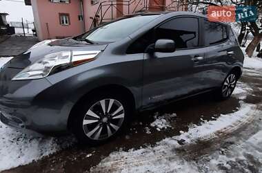 Хэтчбек Nissan Leaf 2014 в 