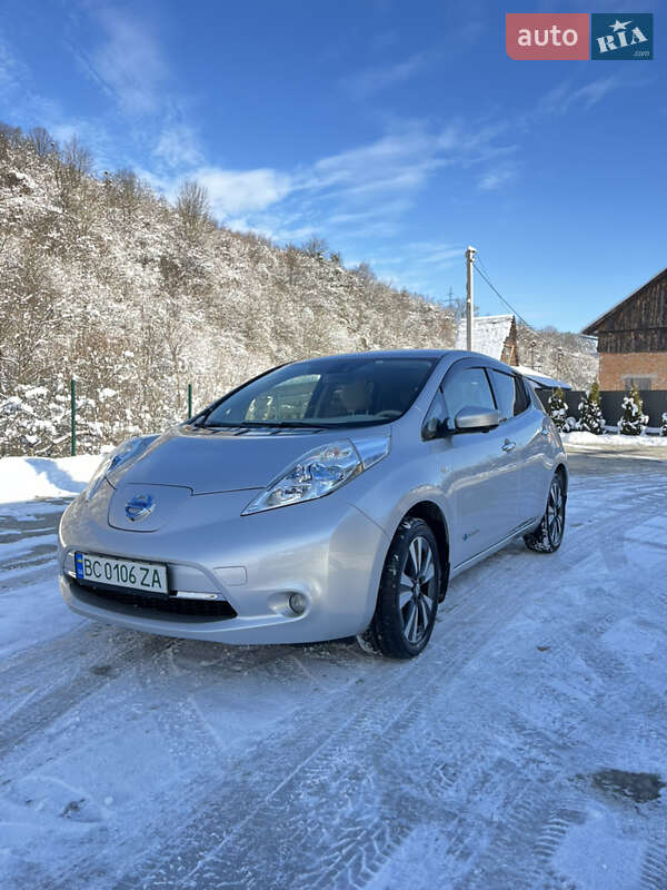 Хетчбек Nissan Leaf 2016 в Воловцю