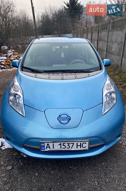 Хэтчбек Nissan Leaf 2015 в 
