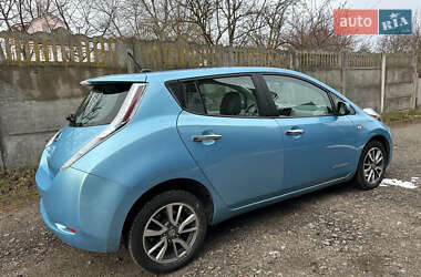 Хэтчбек Nissan Leaf 2015 в 