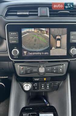 Хэтчбек Nissan Leaf 2020 в 