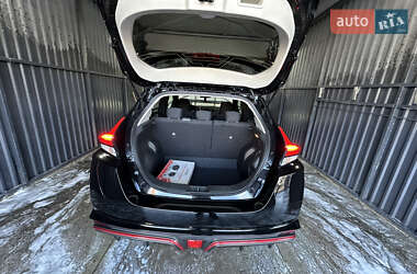 Хэтчбек Nissan Leaf 2018 в 
