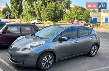 Хетчбек Nissan Leaf 2014 в Кропивницькому