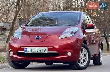 Хэтчбек Nissan Leaf 2011 в Одессе