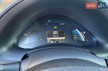 Хэтчбек Nissan Leaf 2016 в 