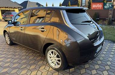 Хэтчбек Nissan Leaf 2016 в 