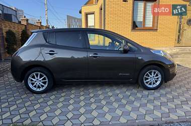 Хэтчбек Nissan Leaf 2016 в 