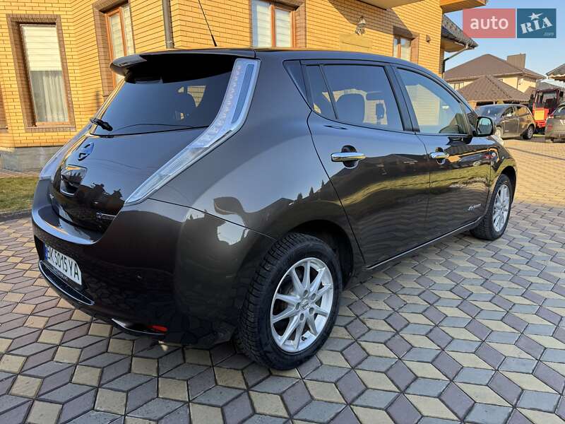 Хэтчбек Nissan Leaf 2016 в Ровно