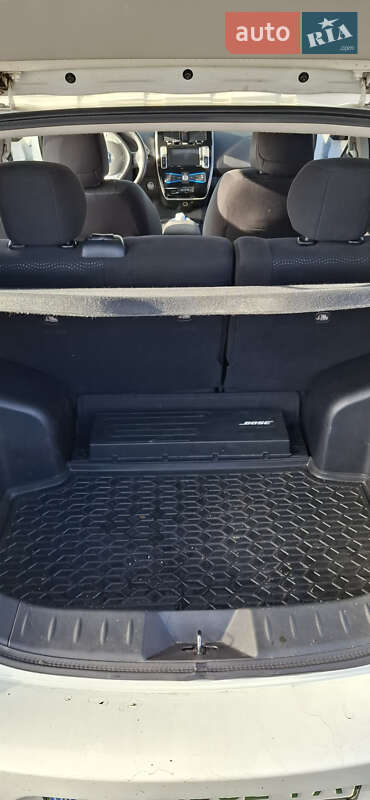 Хэтчбек Nissan Leaf 2016 в Умани фото 11 Хэтчбек Nissan Leaf 2016 в Умани