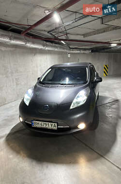 Хетчбек Nissan Leaf 2014 в Одесі