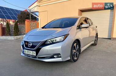 Хэтчбек Nissan Leaf 2020 в 