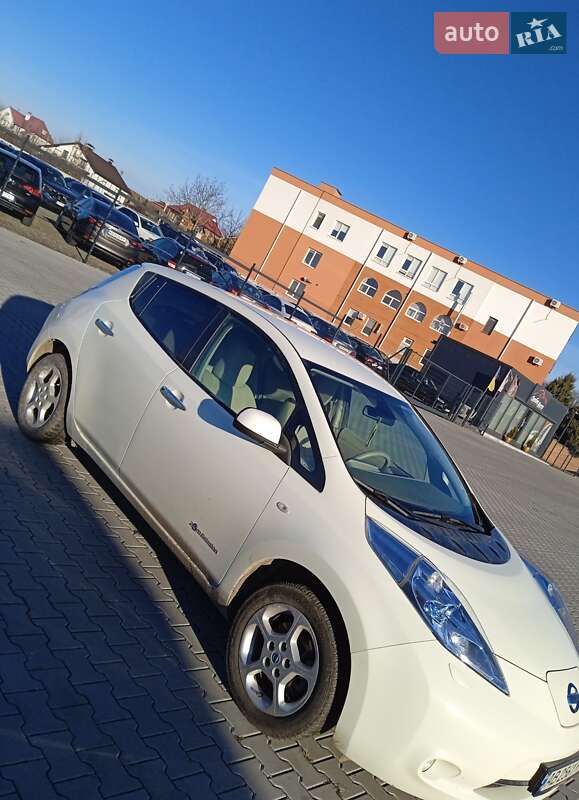 Хэтчбек Nissan Leaf 2012 в Виннице