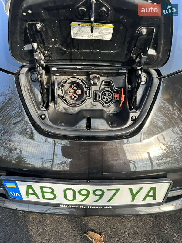 Хэтчбек Nissan Leaf 2015 в Виннице