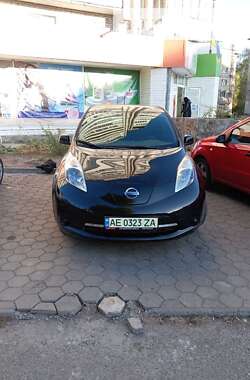 Хэтчбек Nissan Leaf 2013 в Новомосковске