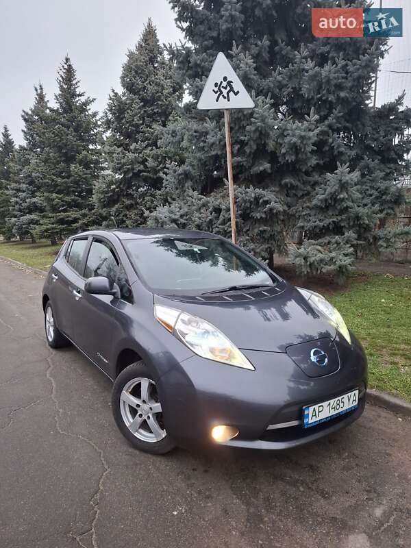 Хэтчбек Nissan Leaf 2013 в Запорожье